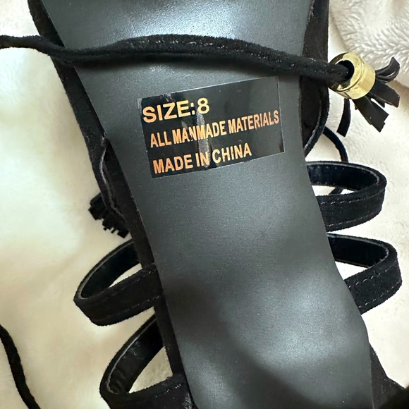 Lace up black heels - Picture 4 of 5